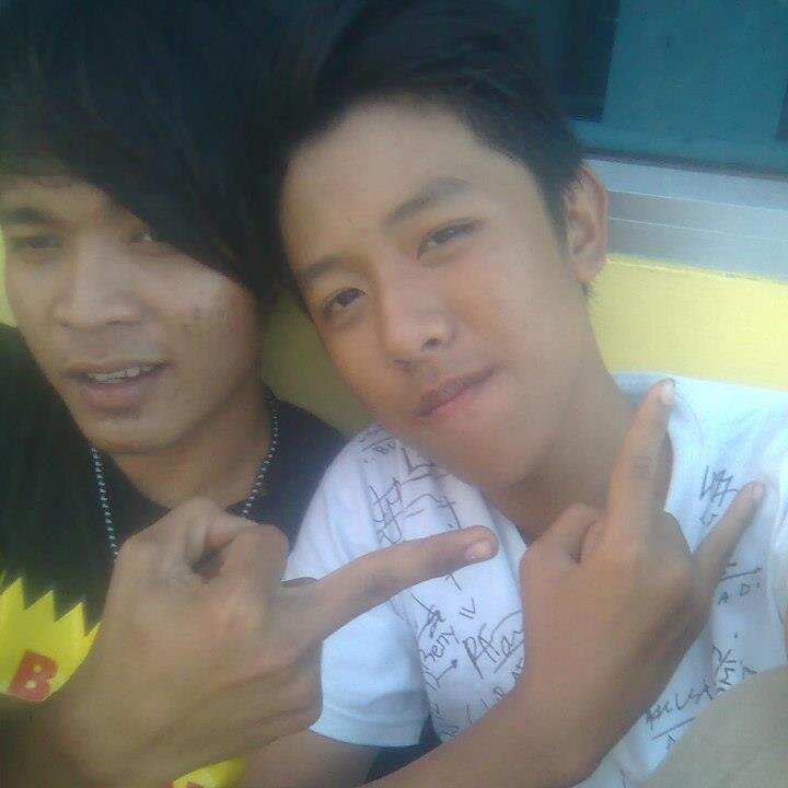 fee_bye's profile picture. no woman no cry