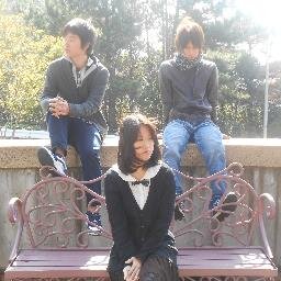 神戸を中心に活動しているバンドsympathetic satisfactionのアカウントです。ライブ告知等していきますのでフォローよろしくお願いします! Vo.Ba 岩田知也 Gt.cho安養寺優　Dr.Cho梶茜