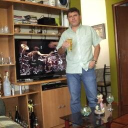políticamente hablando no creo en rojetes, nacionalistas ni impresentables; si queremos desarrollo debemos apoyar las inversiones privadas, el estado FISCALIZA