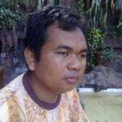 Aku tinggalkan pada kalian dua perkara, yg mana kalian berpegang teguh pada keduanya maka kalian tdk akan tersesat, kedua perkara itu adaAl-Qur'an dan As-Sunnah