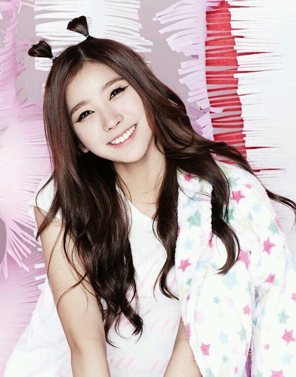 Jailed acc of  @YooyoungMallow