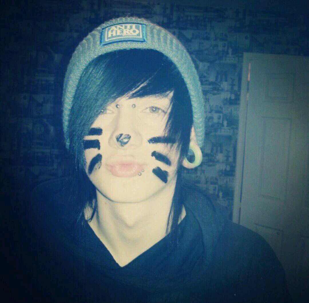 DatDirtyDarren's profile picture. I'm Darren,wolf therein,taken.. I'm naturally always upset