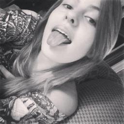 Melhor amiga, eu te amo mt ♥ @_JuliaLimaa aqi *-* ♥                                  Dayane Gonçalves ♥ Prima ♥Favelada Te amo ♥ Jennyfer Monteiro