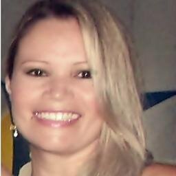 Mãe, Serva  e  ADORADORA....
Até aqui tua mão me sustentou...