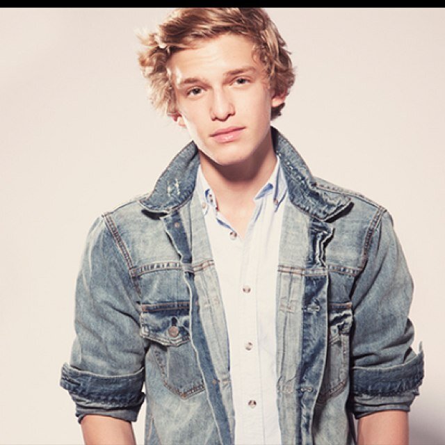 @CodySimpson | Surfers Paradise | Follow back please if your reading this! :)