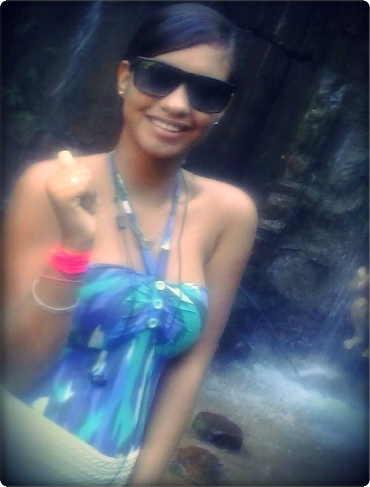 0ie meu nome é talita pode mim chama de taly, tally tally, lita Gosto De Fazer Coisas Boas e Conheçer Pessoas Novas !!