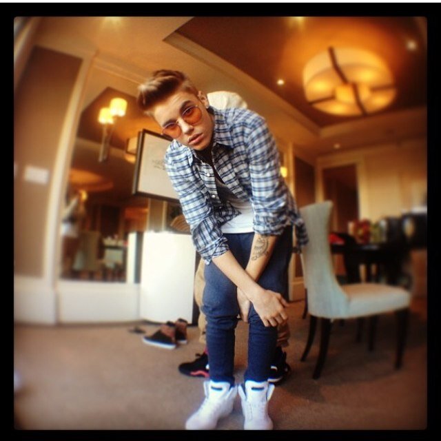 Justin bieber is my hero and i hope one day I will meet him @justinbieber