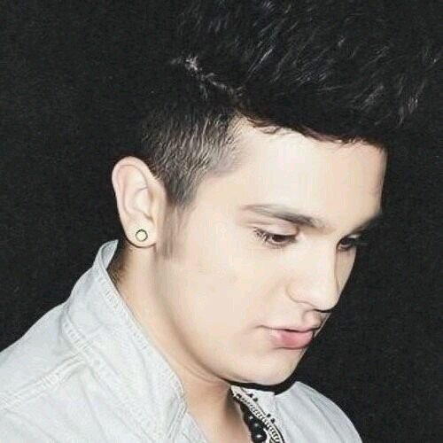 O verbo amar se conjuga em todos os tempos, e o nosso tempo é hoje ❤” -@luansantana  Atualizado por: Nathália e Beatriz !