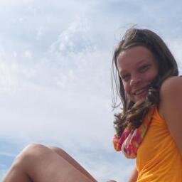 mijkezuijdweg's profile picture. Echte vrienden zie je niet, die staan achter je