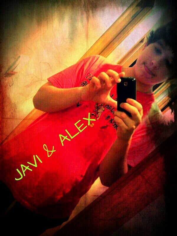 1995jvs's profile picture. keep on moving# 8.                                                     Ojos que no ven, corazón que no siente 8#.