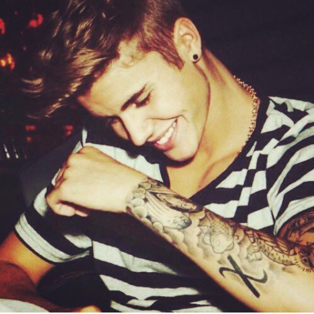 I love you justin|
| justin lost fans because he did bad things.... 
I said fans not BELIEBERS|| dutchgirl 13y/o|| belieber since 2009 X