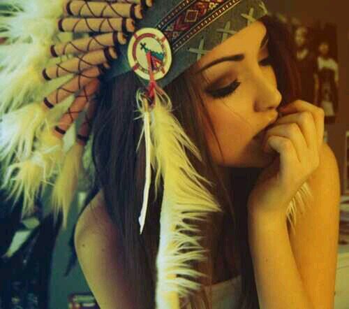 Follow for daily pictures of your woman crushes, follow us! you won't regret it! ☺