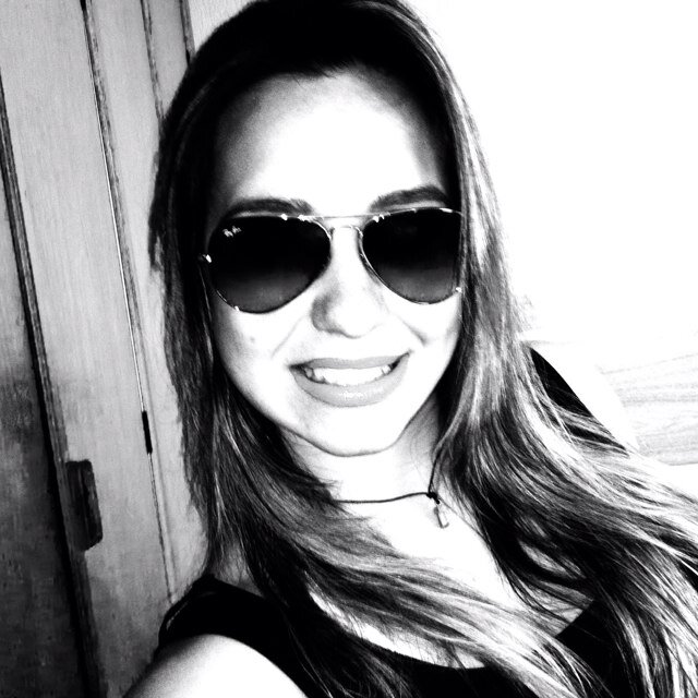 “Quando se quer alcançar, um ponto ou algum lugar
Feche os olhos e imagina, que o destino vai te levar”