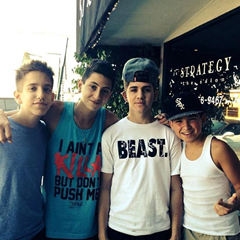 ICONic Boyz aka idols · Facts e Imaginas sobre los crios que se ganaron el cariño del mundo. Todo en favoritos. {Henar, Valeria, Mila} Vinny and Julian follow.