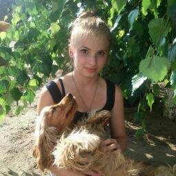 I'm 13 years old.:) I'm Live in Hungary.:)♥ Folllow:)♥