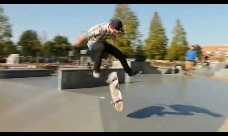 Crush a bit lil bit, roll it up take a hit #skateboarding #playingguitar #0172