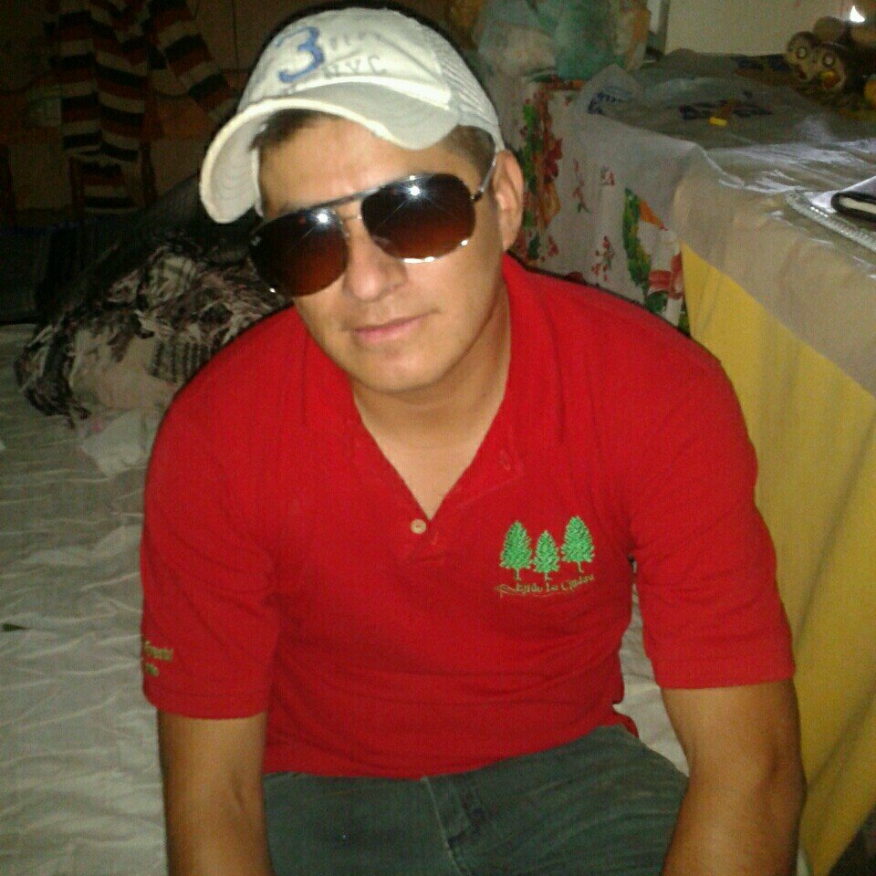 soy una chavo q me gusta hacer amigos me gusta la musica (de toda) me gusta el fut bol