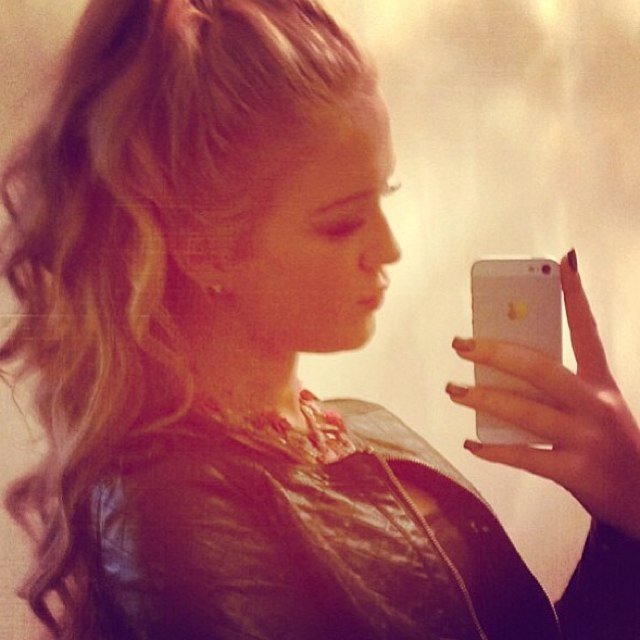 follow me on instagram katieanderson_xxx