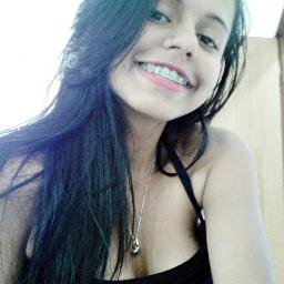 Que sejamos doce, ao ponto que o tempo nunca amargue. Que a felicidade esteja em nós, de um jeito que a tristeza nunca estrague.