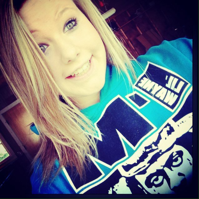 In a relationship with my firdge ;p because i can be man. ;)