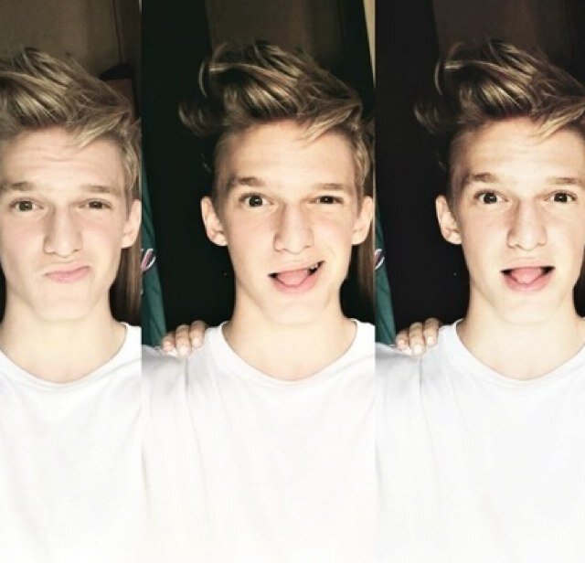 simpsonizer411's profile picture. Cody followed 12/05/12 #votecodysimpson