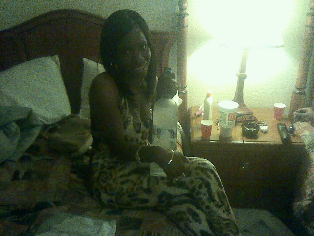 hi im ashley ima cool person and i keep it real follow me i follow back