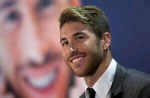 Nací siendo Ramista. Mi vida ligada a Él. ¿Un sueño? Que @SergioRamos me siga en Twitter. Lo sueño cada día.