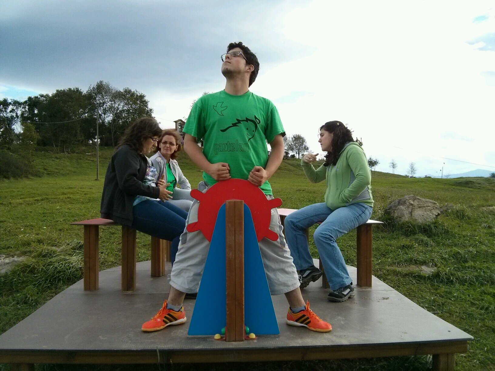 Futuro trabajador social, aficionado al cine, y seguidor de la Real Sociedad.