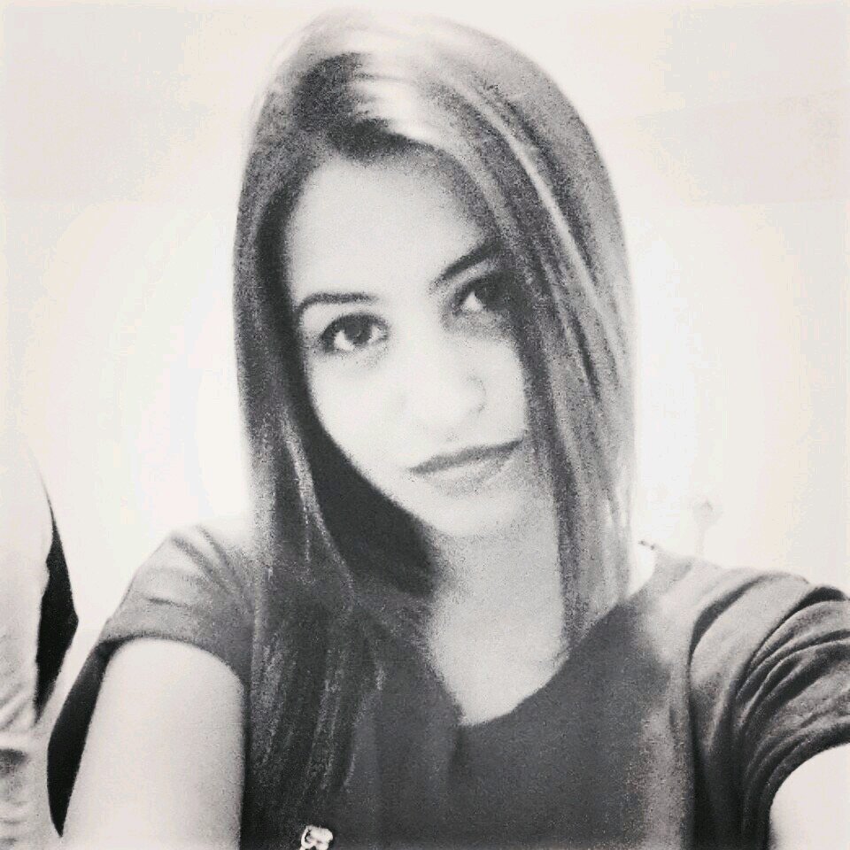 • Che tu possa avere sempre il vento in poppa, che il sole ti risplenda in viso e che il vento del destino ti porti in alto a danzare con le stelle.•