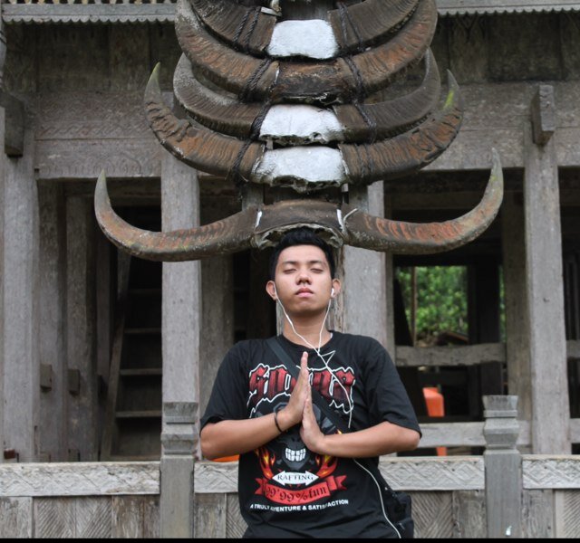 Simple Life , sleep all the time, my GOD is my self. PARTY YEAHH !!! NO PHP