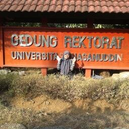 S1 kesehatan masyarakat di universitas hasanuddin makassar,suka nyanyiii,suka ngilang ngider,lajang ^_^