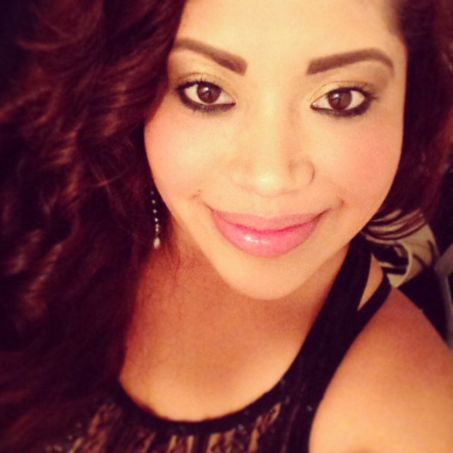 Instagram:@navamaricela