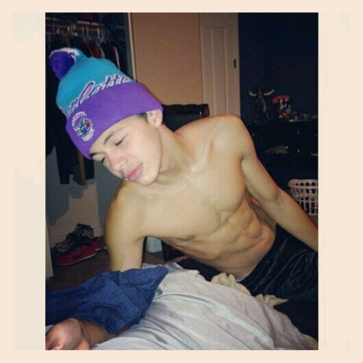 Go follow @officialmint559 ! & on instagram @Kinggmint