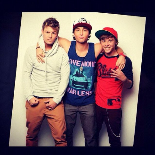 I love singing,O2L,and I have an other account @skylover64. Maw YouTube http://t.co/bq4PmvIRVG