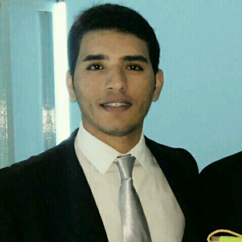 Advogado e Professor.