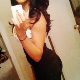 Sonreir y no amargarse la vida , por nada ni por nadie , Esa es la actitud.! xD