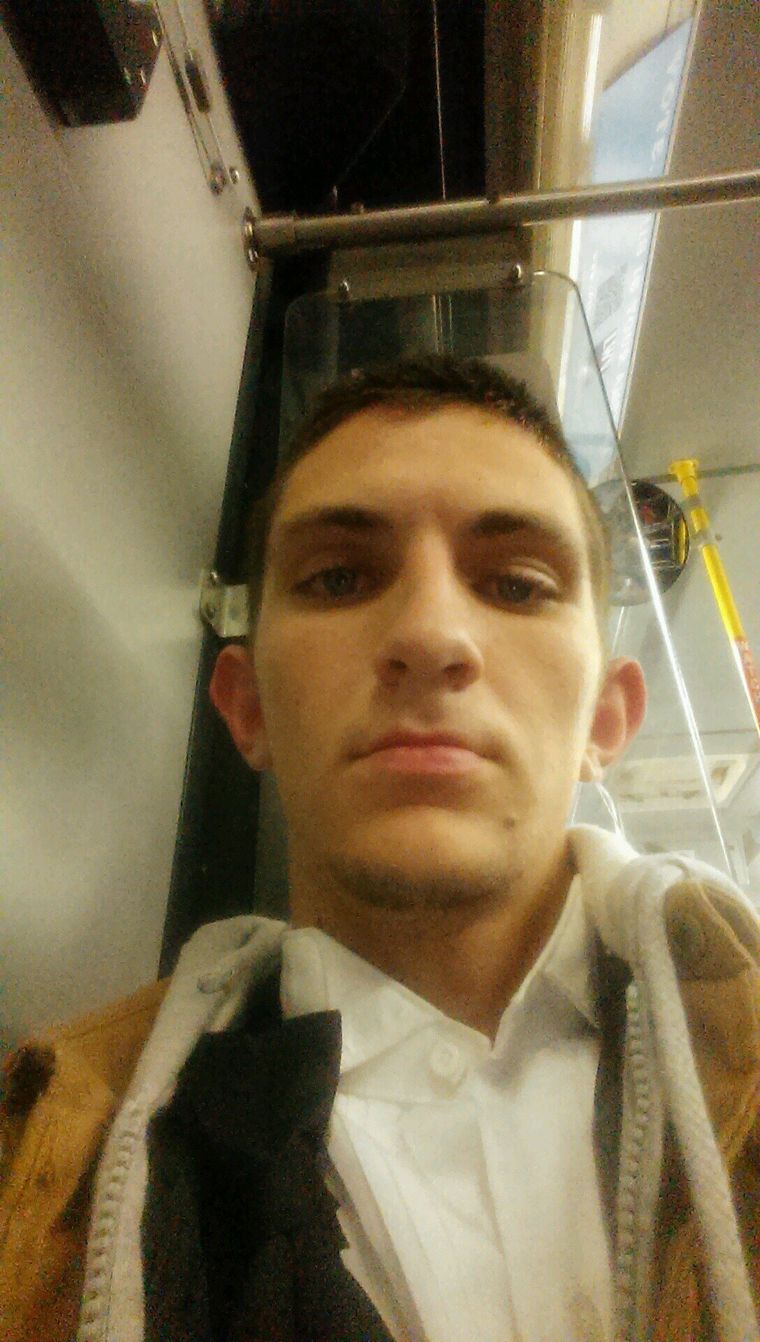 im single looking for a long term relationship with the right girl