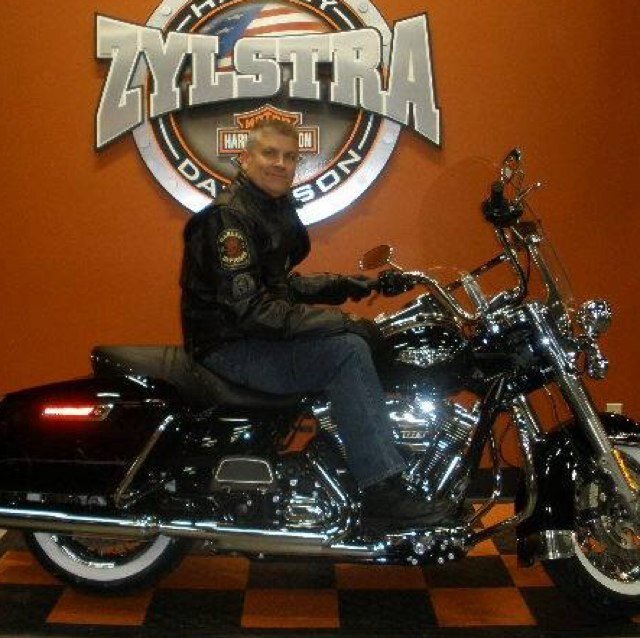 colinschmidt6's profile picture. 