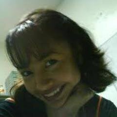 DIVERTIDA , DECIDIDA, ALEGRE . AH ESO DICEN JAJAJA