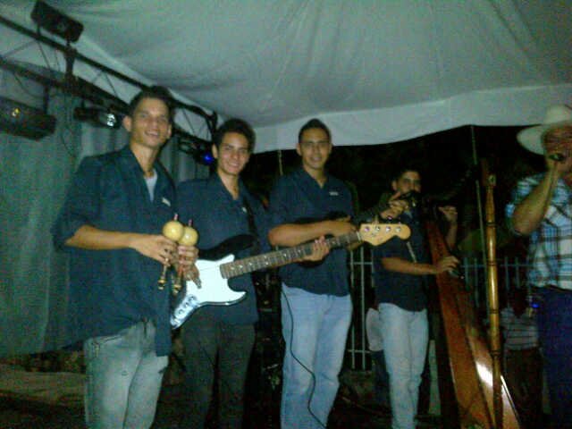 Bueh trata de conocerme ;).     Sigueme y yo hare lo mismo (y)