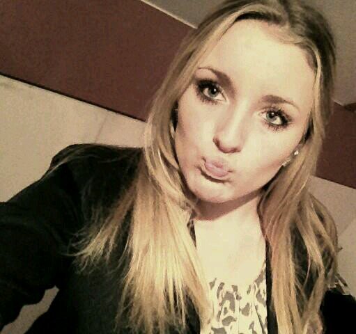 21-10-13 #love @Edwiin97.  @tamaarkiss is mijn allerbestemeisjee ooit. ik kan altijd naar haar toe 24-7 #lol #verdriet #love je bent mijn alles voor altijd