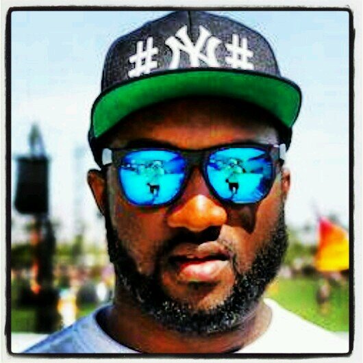 We are fans who are looking at the world through Virgil Abolh eyes. Follow his vision @VirgilAbloh
