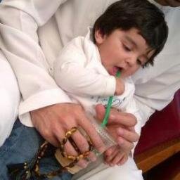 ****لي عزة نفس وقيمه تعداك
ولي رجاحة عقل ما تطاوع جنونك
**
ولي قدر يا صغير القدر يعلاك
ولي همه اكبر من ظنونك
****