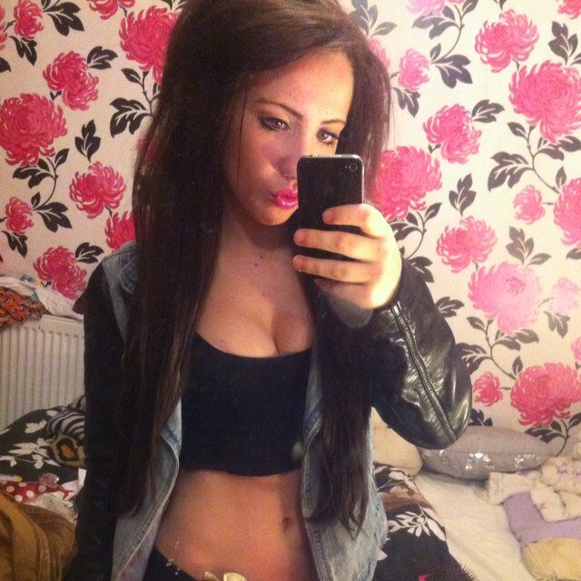 Chelmsford, yes i do work in McDonald's, 16
tweet and ill follow back! m'wah