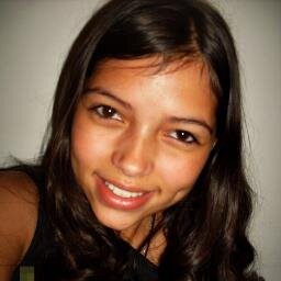 Paixões:Deus,Família,Amigos,Corinthians,Musica,Luan Santana.Eu:16 Anos ,Ciumenta,Chata,Sorridente,em fim sem medo.. de ser feliz