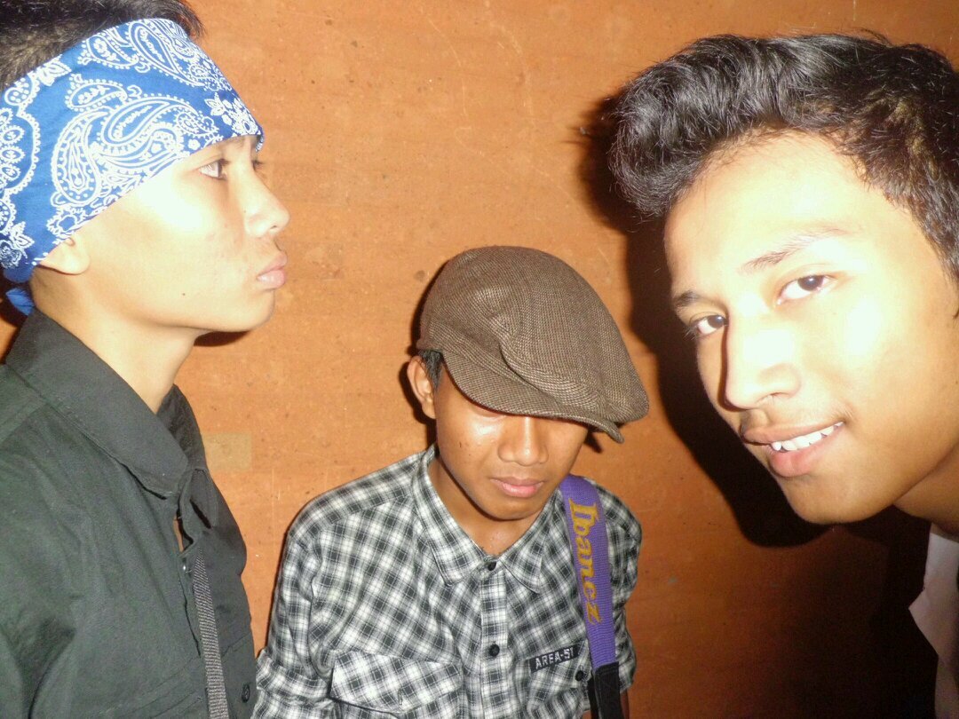 3 young rebels from Singaraja, Bali, who stay with Punk Rock: AR [gitar/vokal], Andika [bass/vokal], dan GLX [drum] | Contact:  085792035171