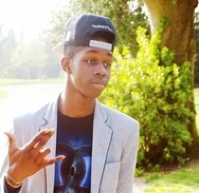 Ici c'est la page de tout les meilleur fan de @zintchy si tes fière de lui si tu le soutien abonne toi zintchy a besoin de ton soutien pour continuer follow