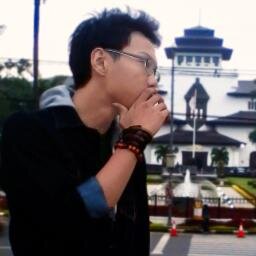 iThink what iTweet, iLove but iLike, iFun cause iWant I'm Passionaste fun. 
Are you ? Follow aja dulu kali aja tertarik :)