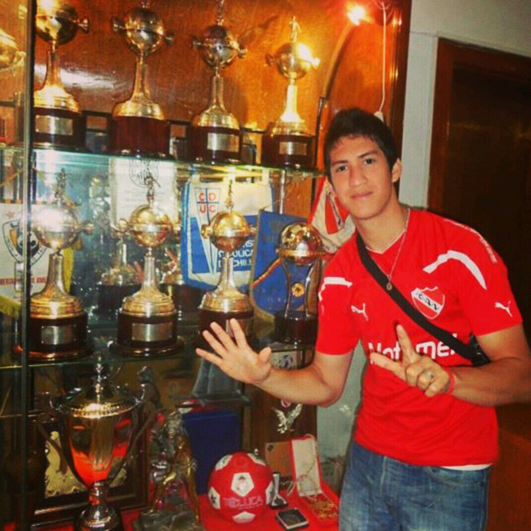 CarlitosMonte_9's profile picture. Bancario futuro Adm.//karateka//Fútbolista//Los pibes mandan#ElRojoAvellanedaReyDeCopas#Ccp1912