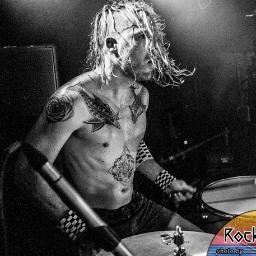 Drummer for Barb Wire Dolls 🎶 🥁
World traveler🙏
Kook 🏄‍♂️
Pole Vaulter 💪
Cowboy 🤠 (previous life)
Vegetarian 🌱
Endorsed by TRX CYMBALS.
